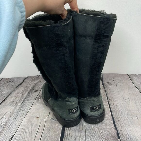 UGG Sundance II Revival Black Tall Boots size 7W - Picture 3 of 16